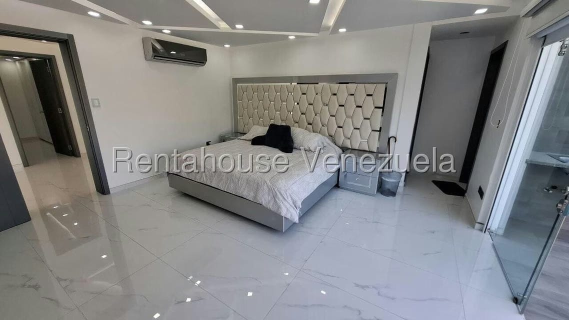 Casa (Multipes Niveles) en Venta en Macaracuay, Distrito Metropolitano - 26