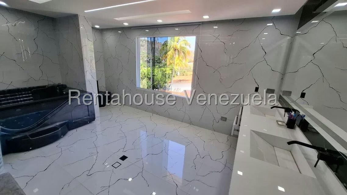 Casa (Multipes Niveles) en Venta en Macaracuay, Distrito Metropolitano - 30