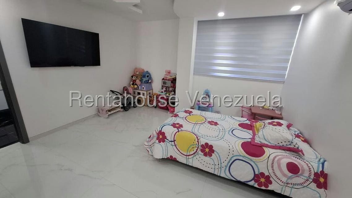 Casa (Multipes Niveles) en Venta en Macaracuay, Distrito Metropolitano - 32