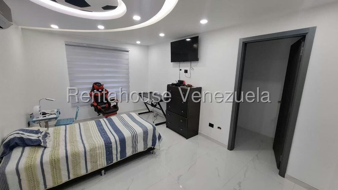 Casa (Multipes Niveles) en Venta en Macaracuay, Distrito Metropolitano - 34