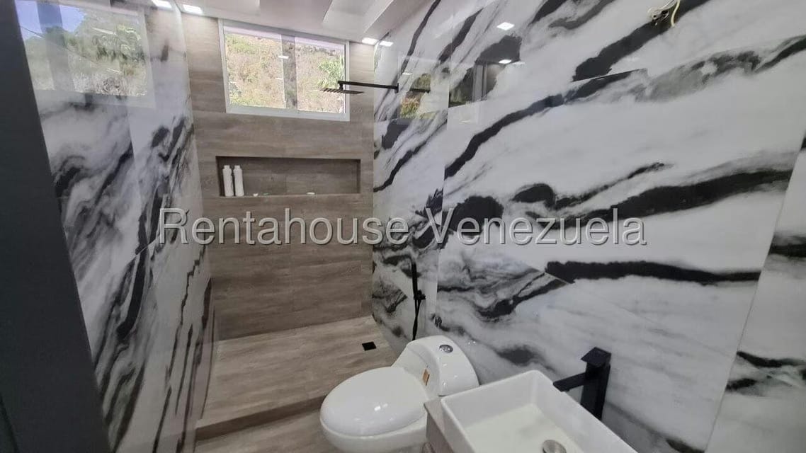 Casa (Multipes Niveles) en Venta en Macaracuay, Distrito Metropolitano - 35