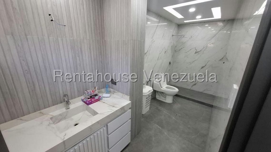 Casa (Multipes Niveles) en Venta en Macaracuay, Distrito Metropolitano - 37