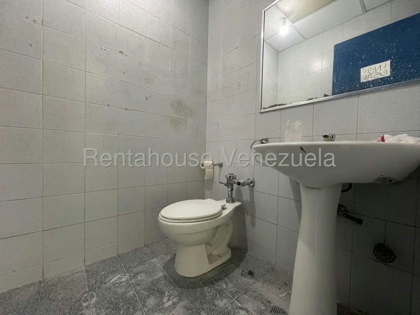 Comercial (Local Comercial) en Alquiler en La Castellana, Distrito Metropolitano - 11