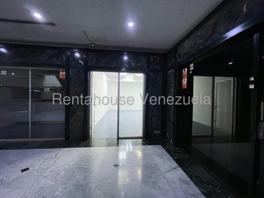 Comercial (Local Comercial) en Alquiler en La Castellana, Distrito Metropolitano - 12