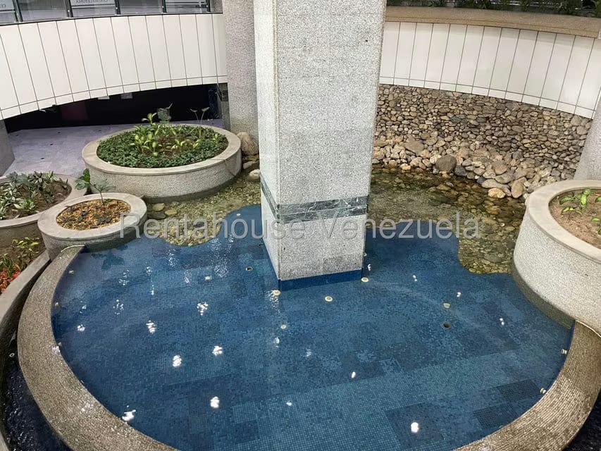 Comercial (Local Comercial) en Alquiler en La Castellana, Distrito Metropolitano - 4