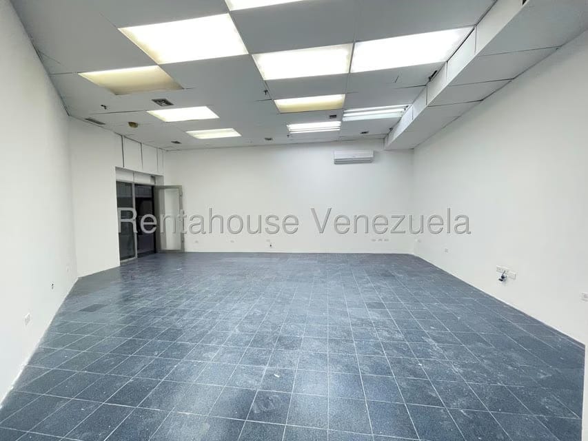 Comercial (Local Comercial) en Alquiler en La Castellana, Distrito Metropolitano - 10
