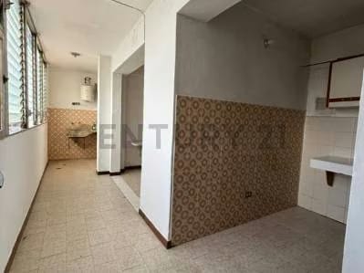 ApartaDúo: ¡Dos Estudios en Una Unidad!