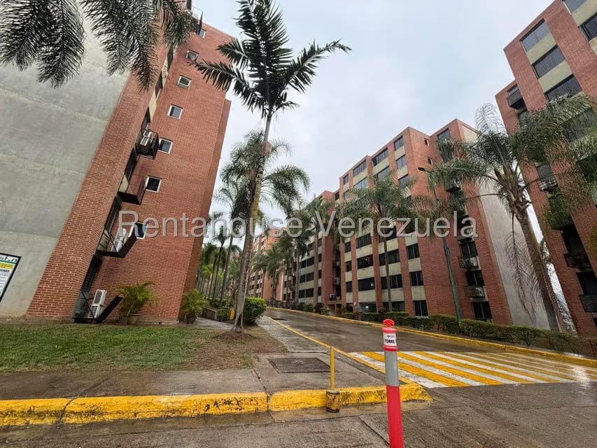 Apartamento (1 Nivel) en Alquiler en Los Naranjos Humboldt, Distrito Metropolitano - 14