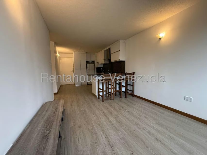 Apartamento (1 Nivel) en Alquiler en Los Naranjos Humboldt, Distrito Metropolitano - 4