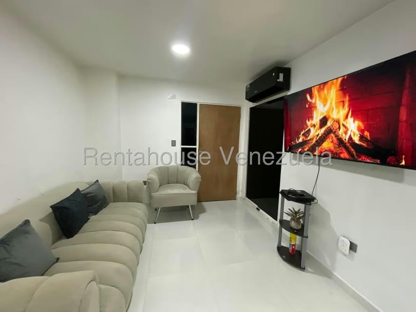 Apartamento (1 Nivel) en Venta en La Esmeralda, Carabobo - 2