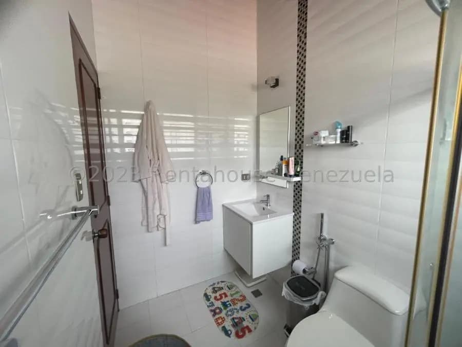 Casa en Venta en La Lagunita Country Club Caracas - 23