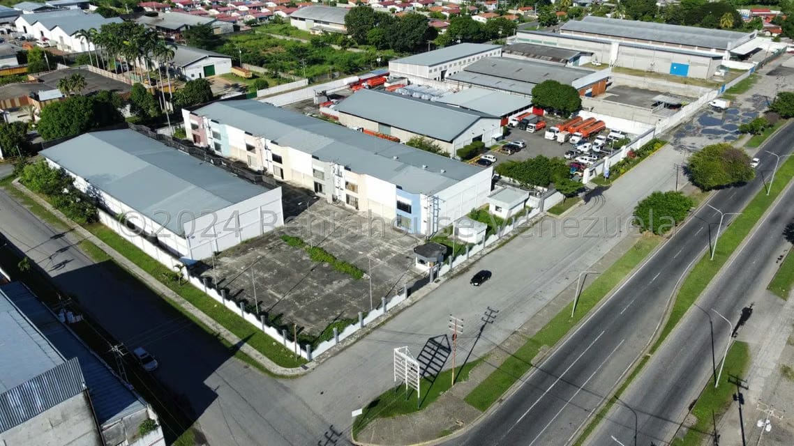 Comercial (Galpon - Deposito) en Venta en Centro, Portuguesa - 13