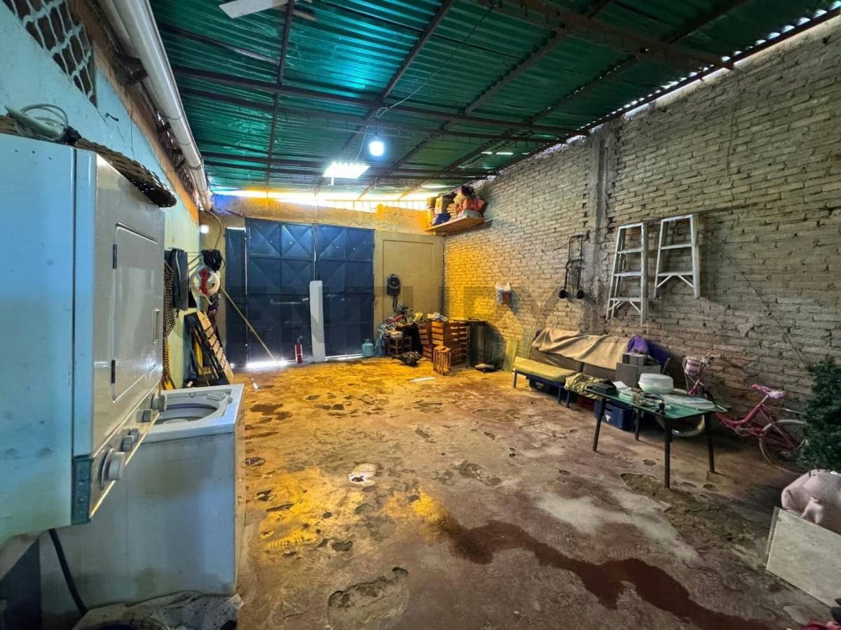 En venta casa en Puerto La Cruz para uso residencial/comercial - 4