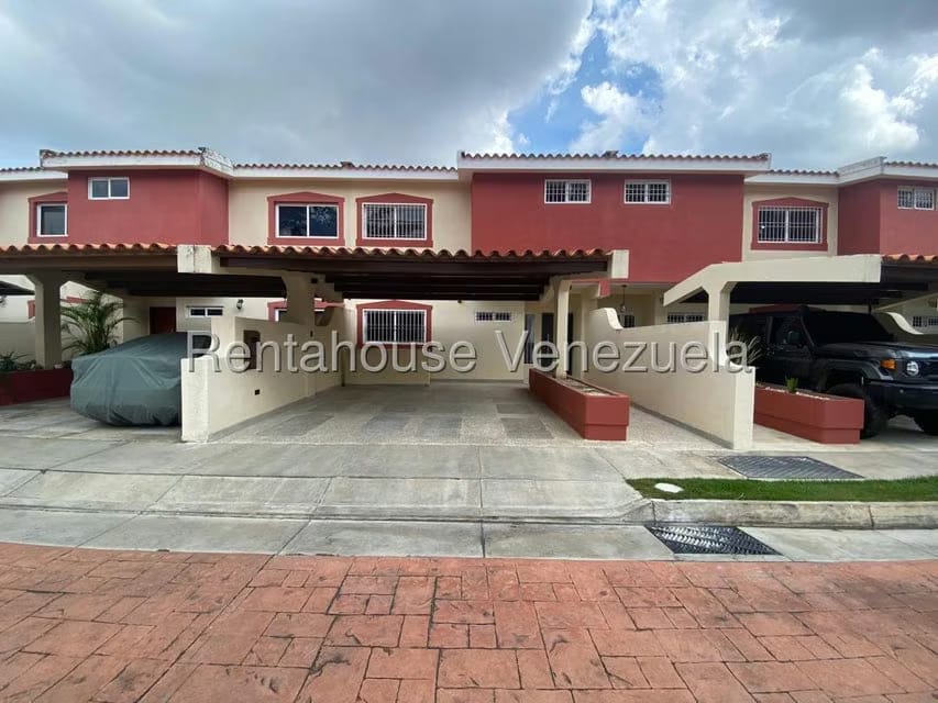 Casa (Duplex) en Venta en La Rosaleda, Lara