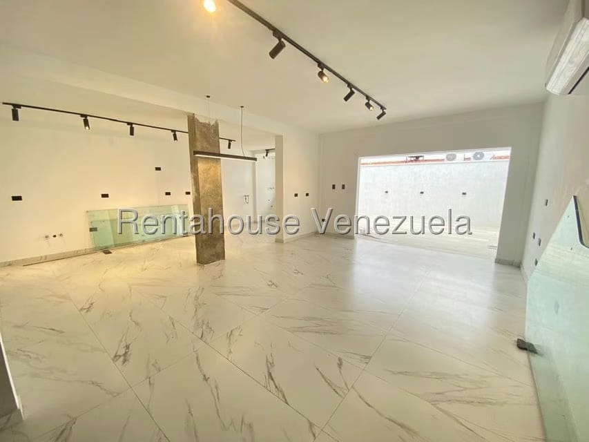 Casa (Duplex) en Venta en La Rosaleda, Lara - 11