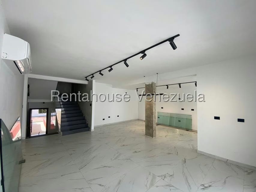 Casa (Duplex) en Venta en La Rosaleda, Lara - 12