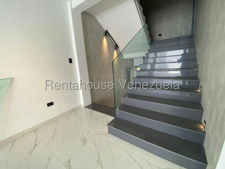 Casa (Duplex) en Venta en La Rosaleda, Lara - 15