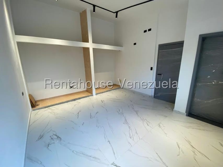 Casa (Duplex) en Venta en La Rosaleda, Lara - 18