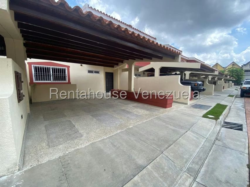 Casa (Duplex) en Venta en La Rosaleda, Lara - 4