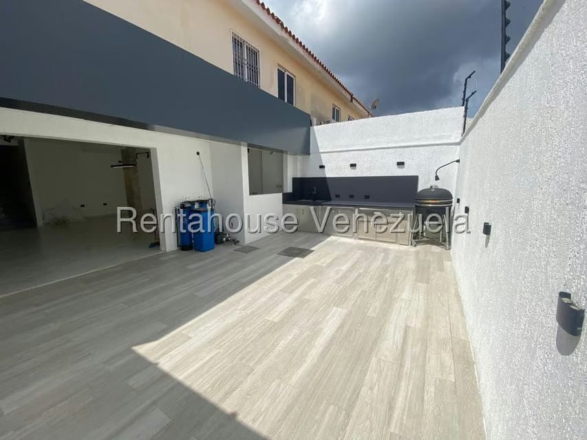 Casa (Duplex) en Venta en La Rosaleda, Lara - 33