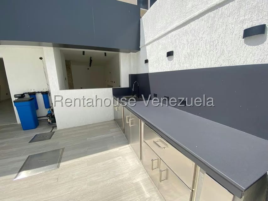 Casa (Duplex) en Venta en La Rosaleda, Lara - 36