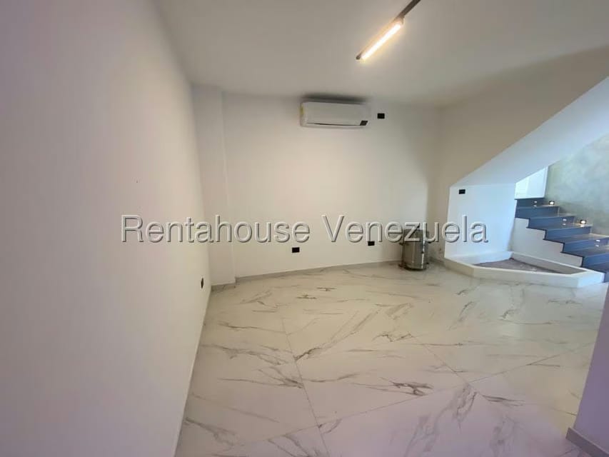 Casa (Duplex) en Venta en La Rosaleda, Lara - 8