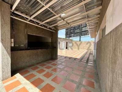 Terreno con locales comerciales - 6